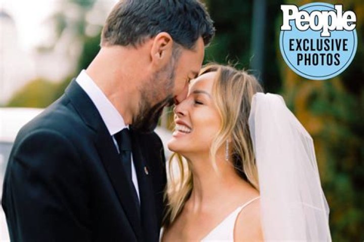 
Alec Garza, a wedding photographer and competitor, is the Bachelorette’s Instagram friend. 