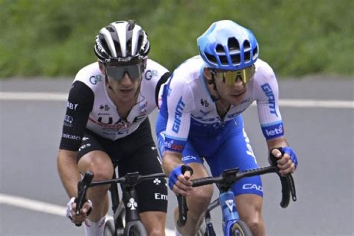 
Who are Adam Yates and Simon Yates, twin brothers and champions of Tour De France Stage 1? 